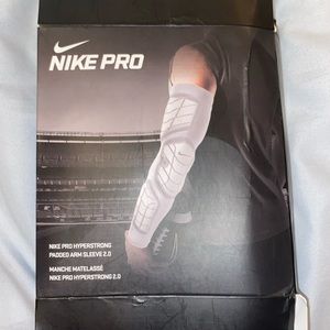 Nike pro padded sleeve